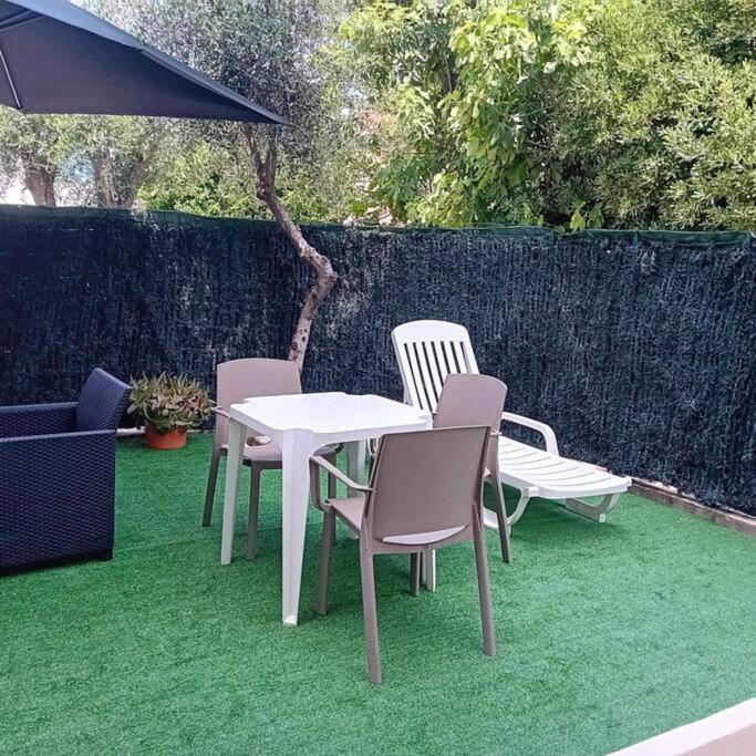 Studio Cosy Terrasse Front Mer Cagnes-sur-Mer Exteriér fotografie